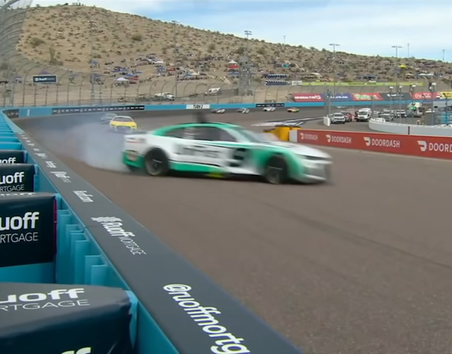 Chase Elliott sliding sideways in the #9 car at Phoenix Raceway 3-13-22